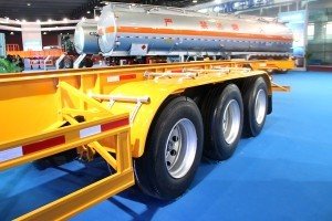 3-Axles-Skeleton-Semitrailer-111-300x200